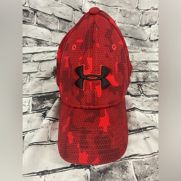 Under Armour Youth S/M Red & Black Baseball Fitted Cap - Picture 1 of 7